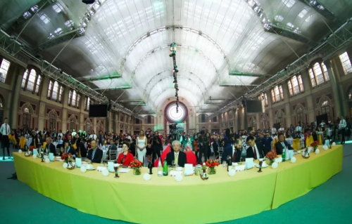 圆满承办3600人英国研讨会